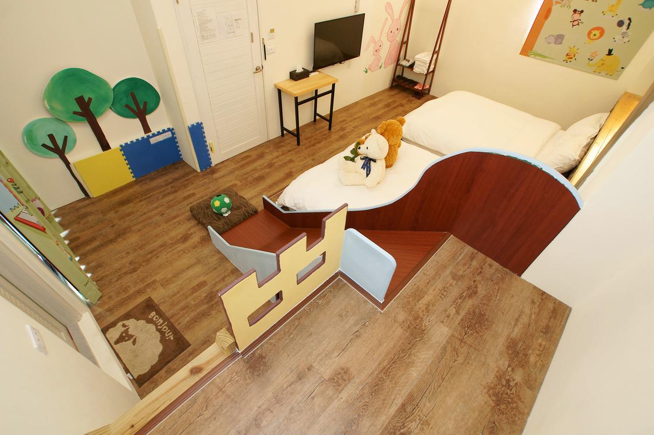 達樂斯電梯民宿dollars Bnb T'ai-tung Exterior foto